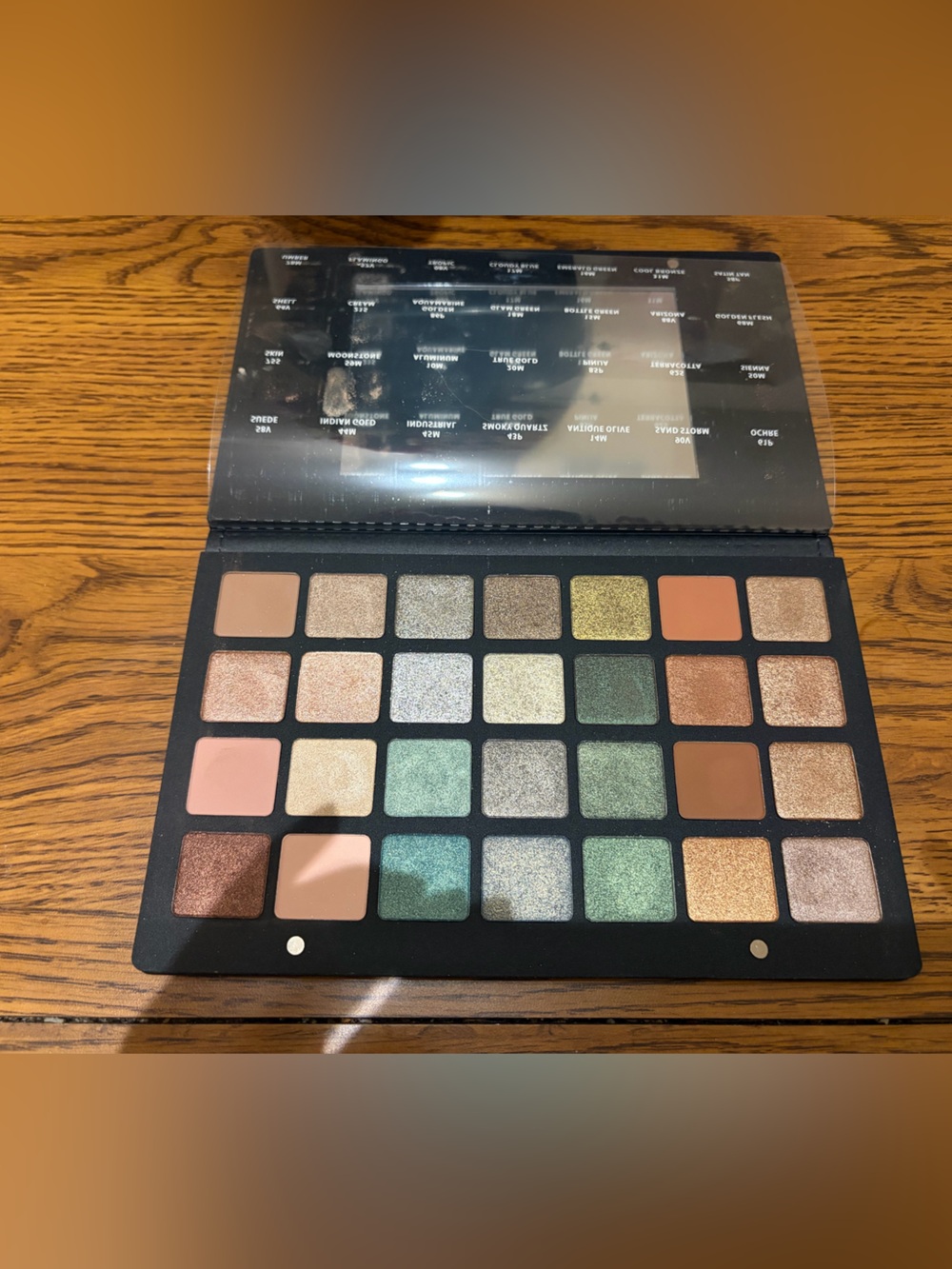 NATASHA DENONA 28 Eyeshadow Palette: GREEN BROWN
